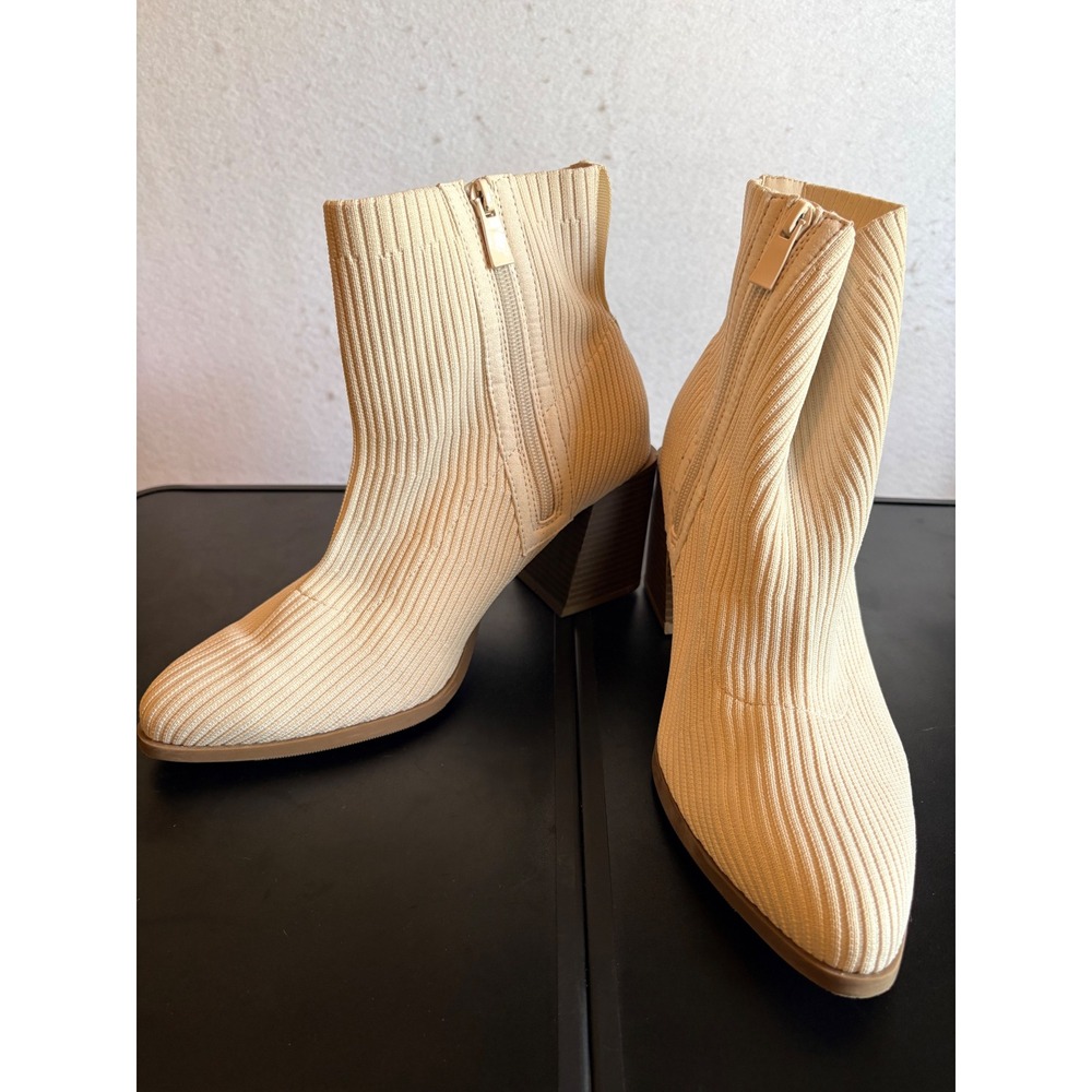 Torrid Cream Ribbed Fabric Stretch Ankle Boots Pointed Toe Block Heel Size 9WW